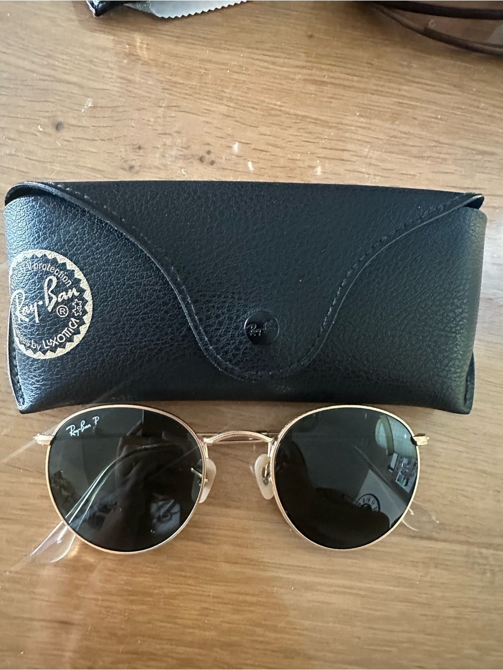 Ray-Ban Round Metal Sunglasses in Black and Gold